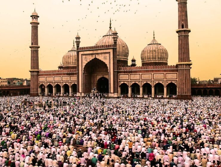 What muslims do on eid ul fitr