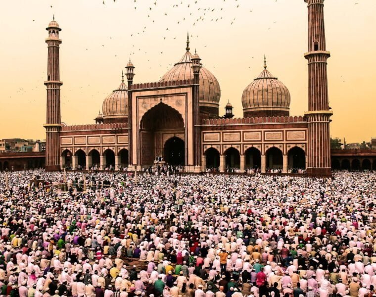 What muslims do on eid ul fitr