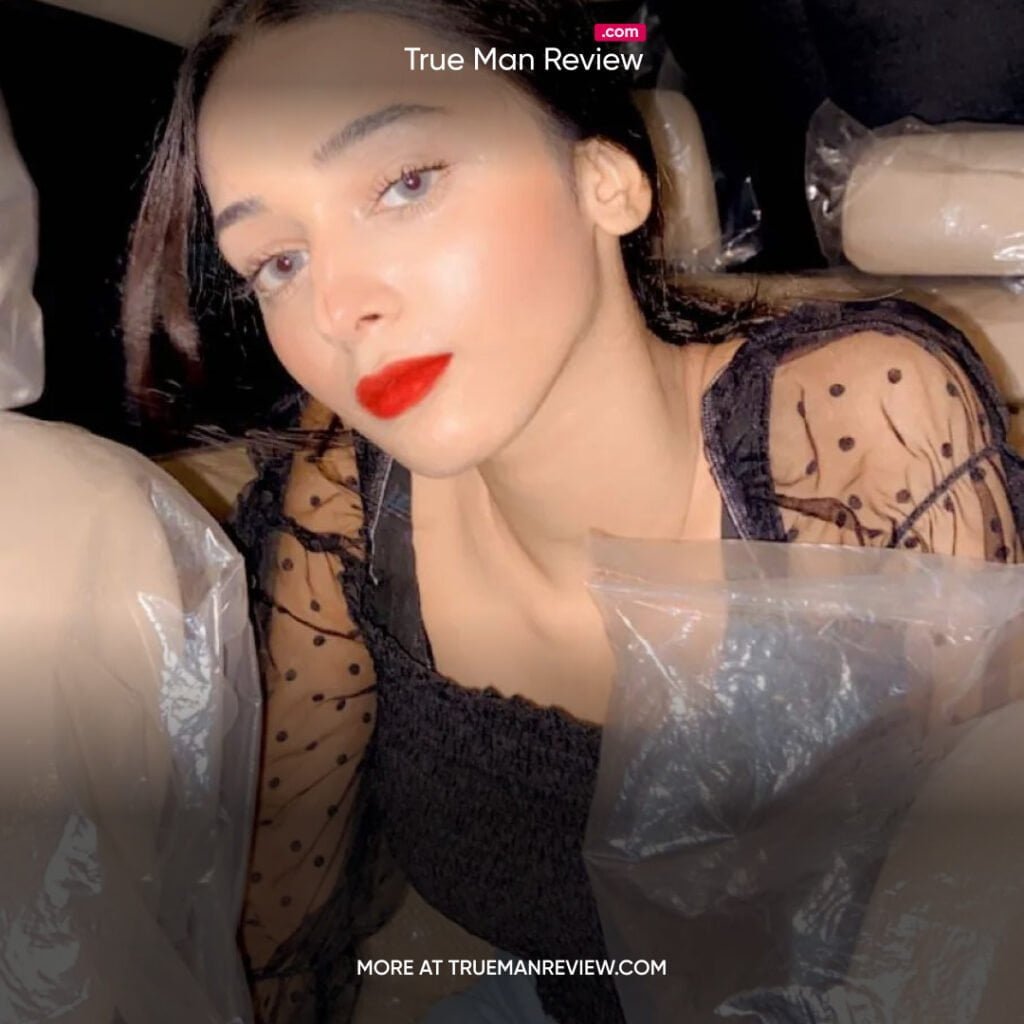 Viral pakistani girl ayesha dance video and her instagram